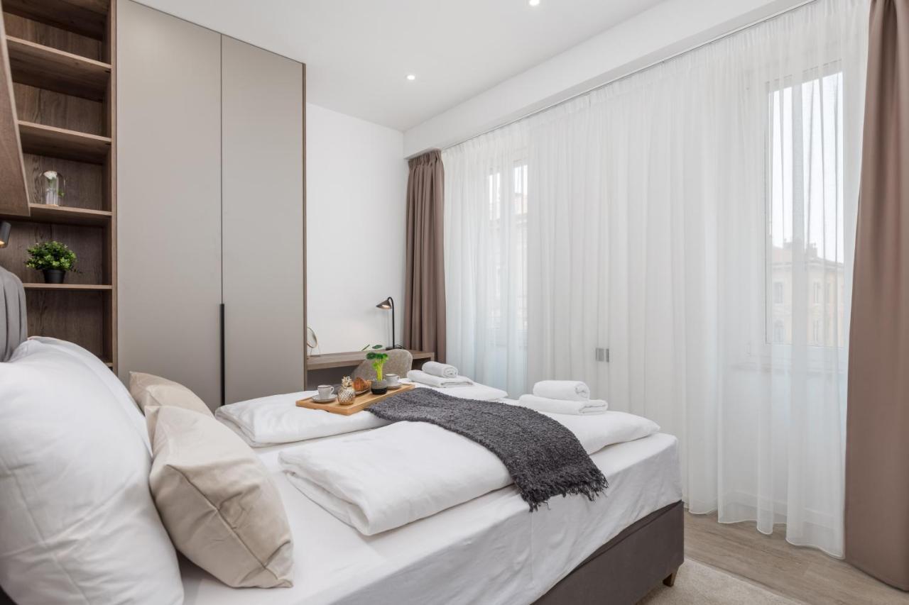 Apartments Diego リエカ エクステリア 写真